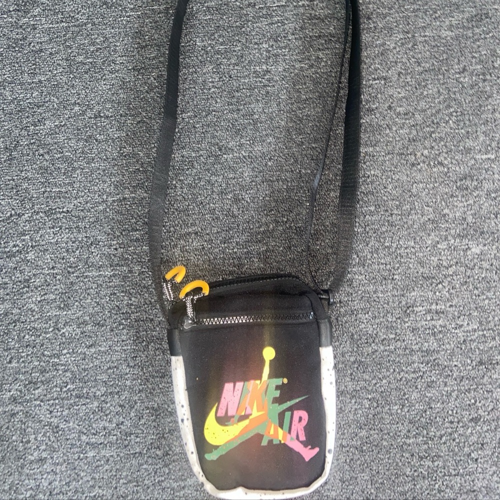 Warn Jordan hand bag